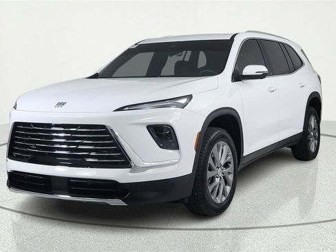 Used 2026 Buick Enclave Preferred FWD image 2