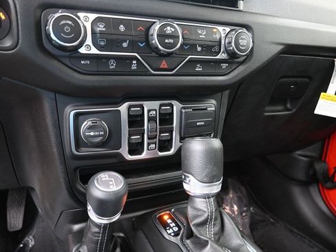 New 2024 Jeep Wrangler Unlimited Sport image 19