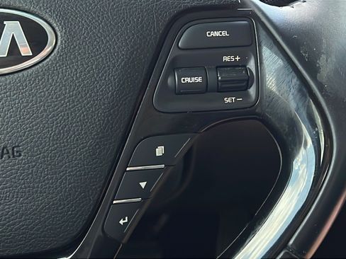 Used 2017 Kia Forte EX FWD image 19