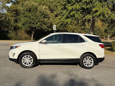 Used 2018 Chevrolet Equinox LT image 3