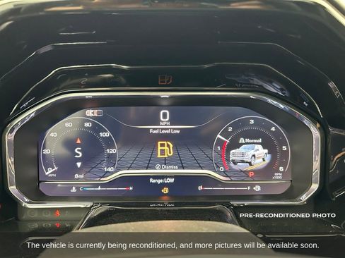 Used 2025 GMC Sierra 1500 SLT w/ SLT Convenience Package image 17