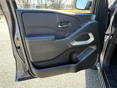New 2026 Nissan Frontier SV w/ SV Convenience Package RWD image 10
