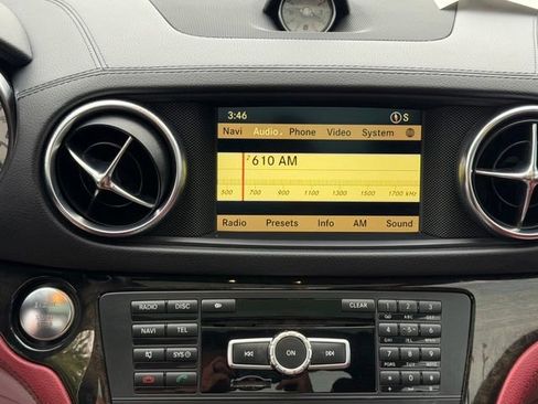 Used 2013 Mercedes-Benz SL 550 image 4