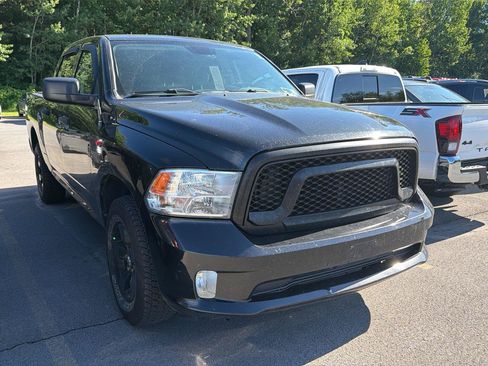 Used 2018 RAM 1500 Express AWD/4WD image 3