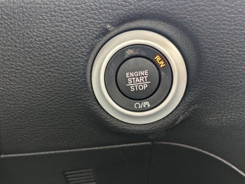 New 2026 Chrysler Pacifica Limited image 24