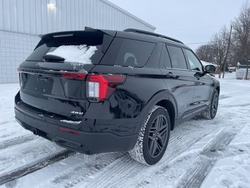 Used 2025 Ford Explorer ST-Line w/ ST-Line Street Pack image 14
