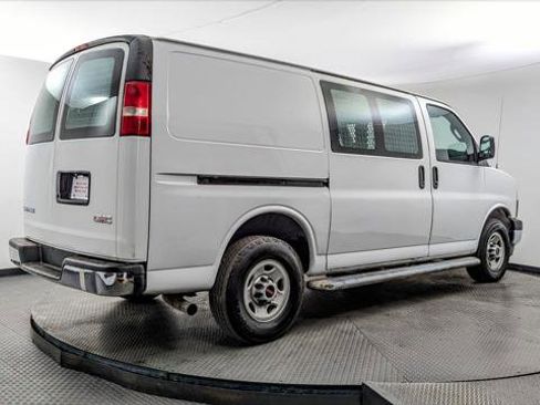 Used 2017 GMC Savana 2500 RWD image 8