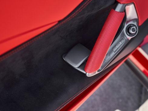 Used 2018 Ferrari 812 Superfast Base image 36