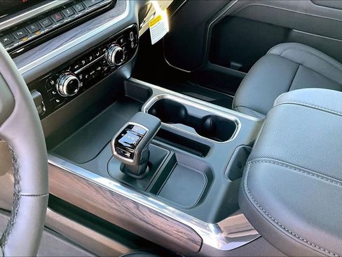 New 2026 GMC Sierra 1500 SLT image 28