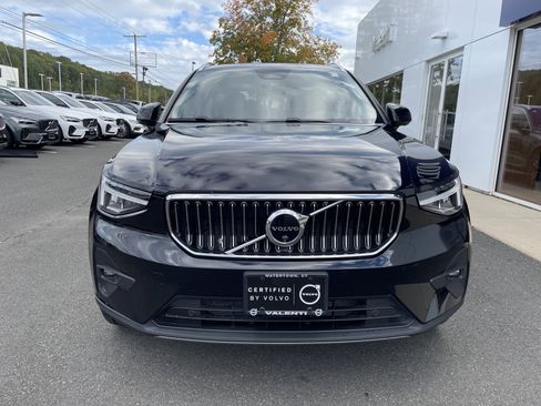 Certified 2025 Volvo XC40 B5 Plus image 2