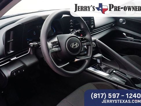 Used 2024 Hyundai Elantra SE FWD image 20