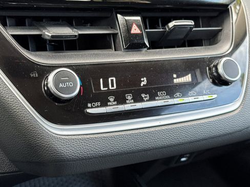 Used 2023 Toyota Corolla LE FWD image 18