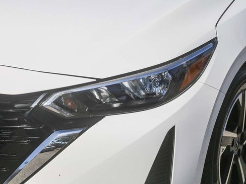 Certified 2024 Nissan Sentra SV w/ All-Weather Package FWD image 4
