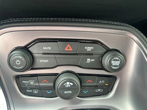 Used 2023 Dodge Challenger SXT RWD image 15