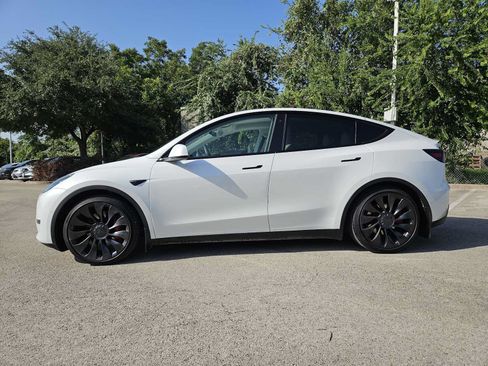 Used 2022 Tesla Model Y Performance AWD/4WD image 4