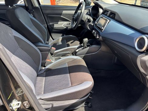 Used 2025 Nissan Versa SV FWD image 35