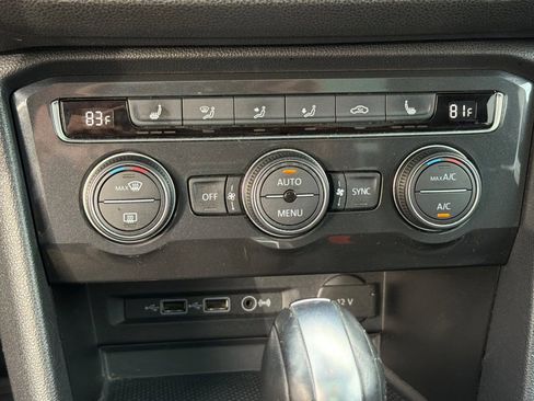 Used 2019 Volkswagen Tiguan SE w/ Panoramic Sunroof Package image 29