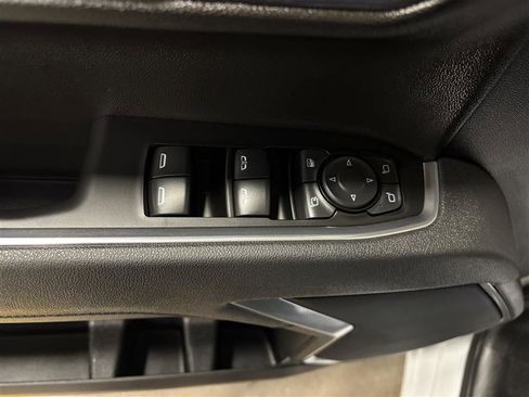 Used 2025 GMC Sierra 1500 SLT image 11