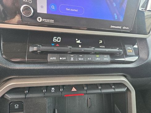 Used 2022 Toyota Tundra SR5 w/ SR5 Convenience Package image 10