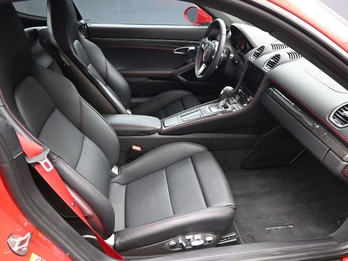 Certified 2025 Porsche 718 Cayman GTS RWD image 10