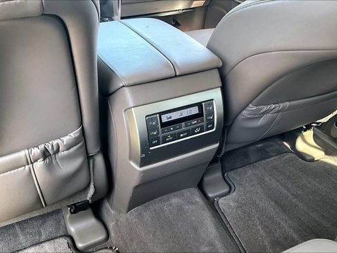 Used 2018 Lexus GX 460 Premium w/ Premium Package AWD/4WD image 32