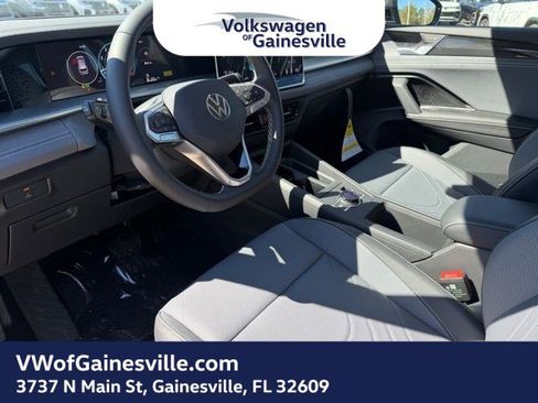 New 2026 Volkswagen Tiguan SE image 14