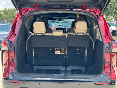 Certified 2023 Toyota Sienna Limited FWD image 14
