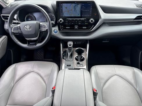 Used 2022 Toyota Highlander Platinum AWD/4WD image 28