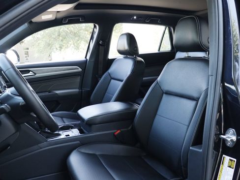 Used 2023 Volkswagen Atlas Cross Sport SE FWD image 10