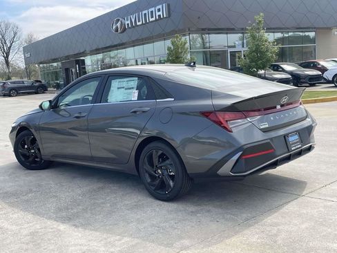 New 2026 Hyundai Elantra SEL Sport Premium FWD image 4