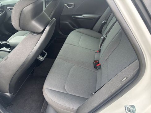 Used 2025 Kia K4 LXS image 28