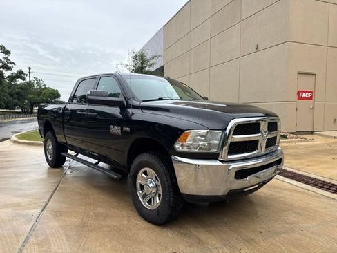 Used 2015 RAM 2500 Tradesman w/ Chrome Appearance Group AWD/4WD image 4