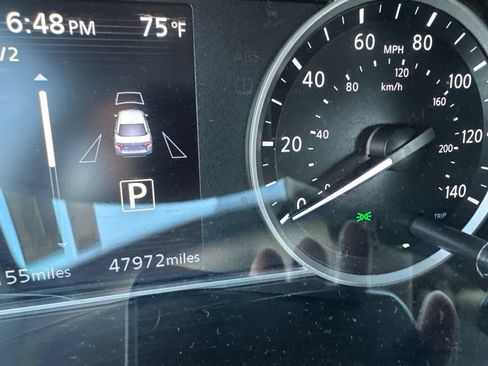 Used 2024 Nissan Versa SR FWD image 16