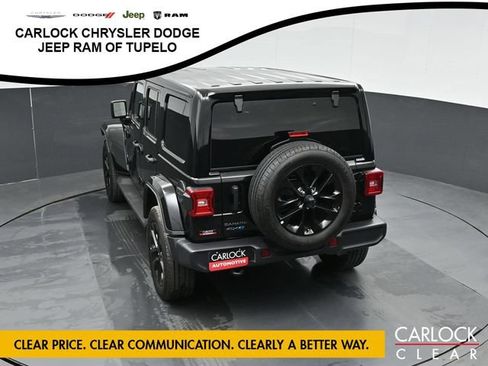 Used 2025 Jeep Wrangler Unlimited Sahara AWD/4WD image 37