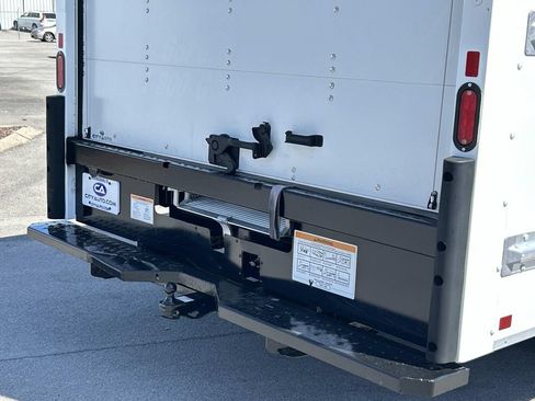 Used 2022 Ford E-350 and Econoline 350 Super Duty RWD image 14