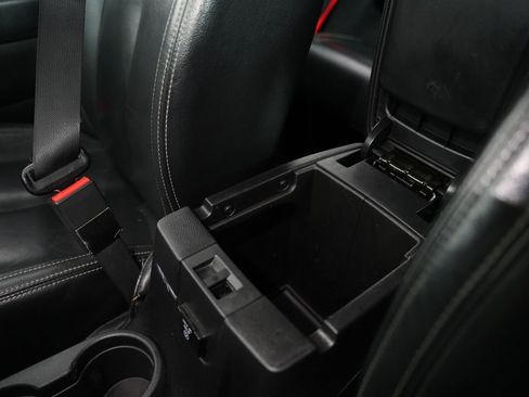 Used 2015 Jeep Wrangler Unlimited Rubicon w/ Connectivity Group image 29