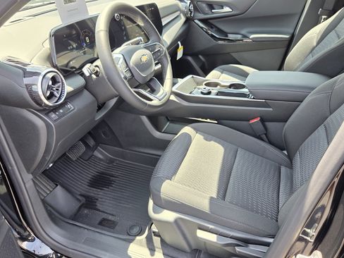 New 2027 Chevrolet Equinox LT w/ LPO, Floor Liner Package FWD image 5