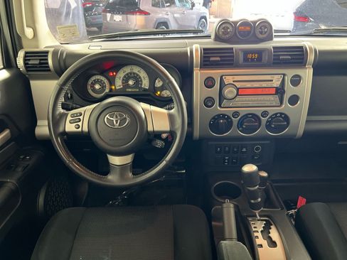 Used 2010 Toyota FJ Cruiser 4WD image 23