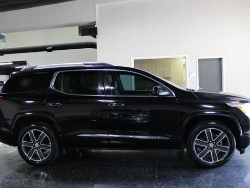 Used 2017 GMC Acadia Denali w/ Technology Package AWD/4WD image 2