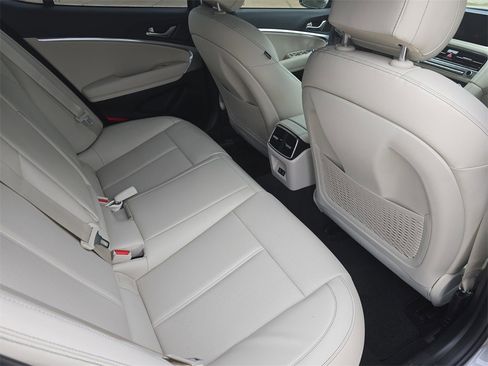 Used 2026 Genesis G70 2.5T image 11