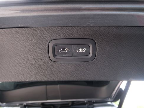 Used 2019 Volvo XC90 T5 Momentum w/ Protection Package Premier FWD image 42
