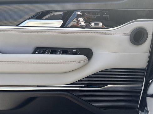 New 2026 Jeep Grand Wagoneer Summit image 14