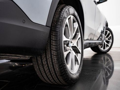 Certified 2025 BMW X5 xDrive40i w/ Climate Comfort Package image 52