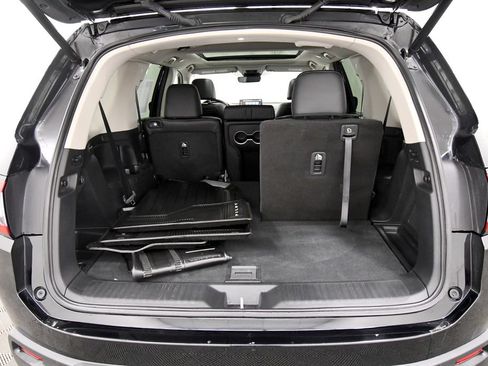 Used 2025 Honda Pilot Elite image 6