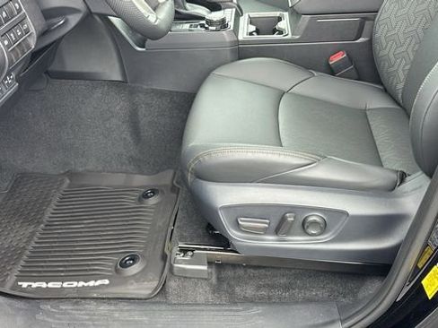 New 2025 Toyota Tacoma Limited AWD/4WD image 29