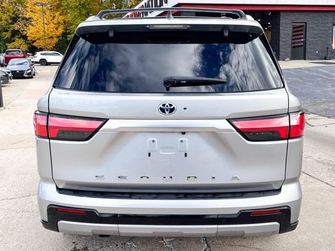 Used 2024 Toyota Sequoia Capstone AWD/4WD image 8