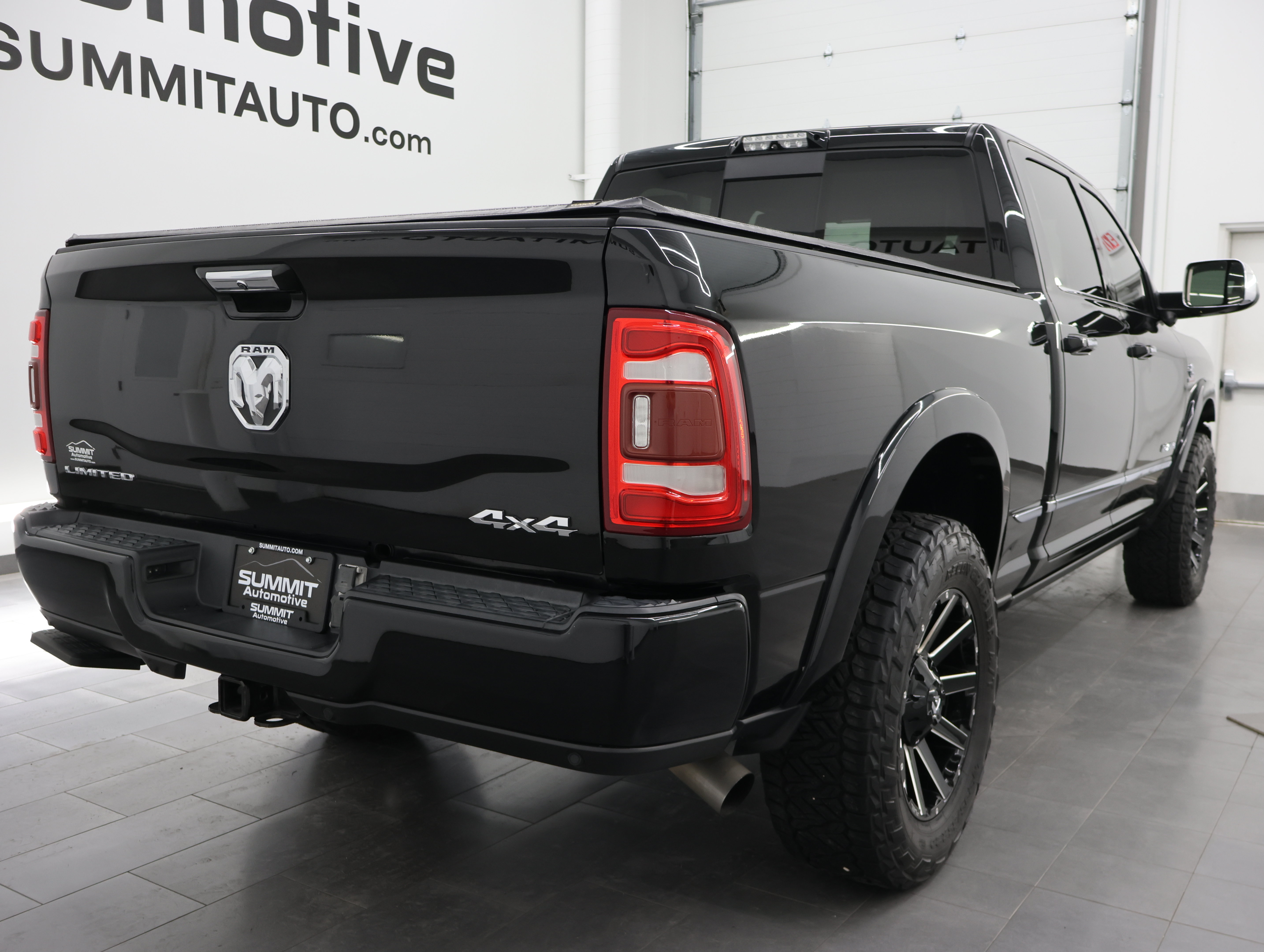 Used 2019 RAM 3500 Limited AWD/4WD image 4