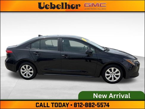 Used 2024 Toyota Corolla LE FWD image 5