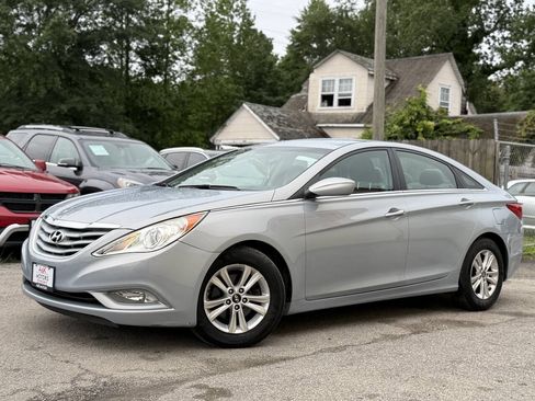 Used 2013 Hyundai Sonata GLS w/ Popular Equipment Pkg FWD image 2