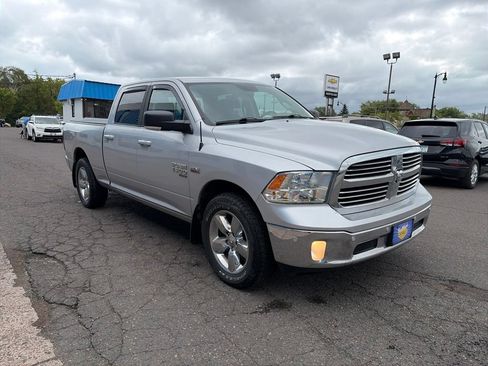 Used 2019 RAM 1500 Big Horn AWD/4WD image 3